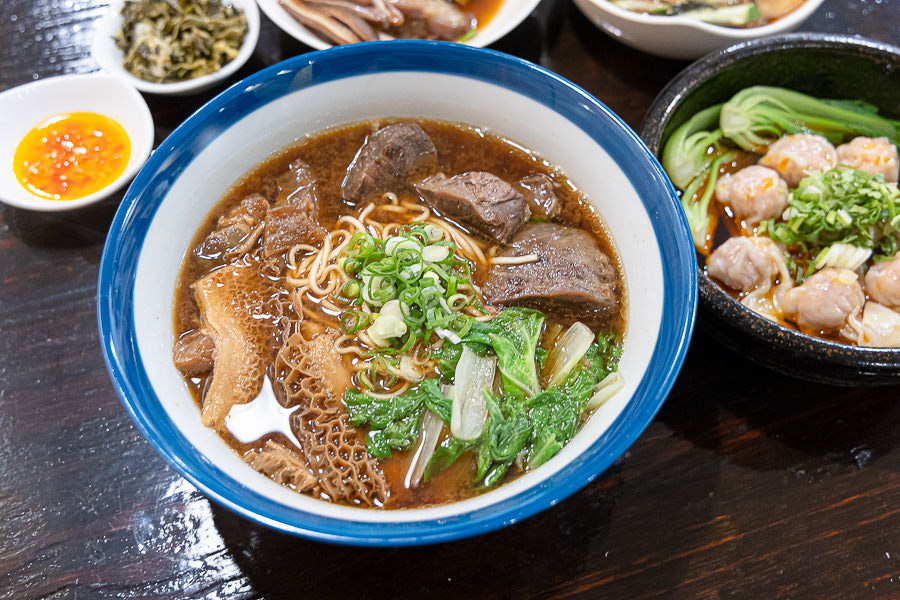 條條有理|台中南屯大燉美食食記|精緻小文青的牛肉麵、中式麵食,紅油炒手相當出色推薦必點,近水安宮及文心森林公園站 - 第14張圖