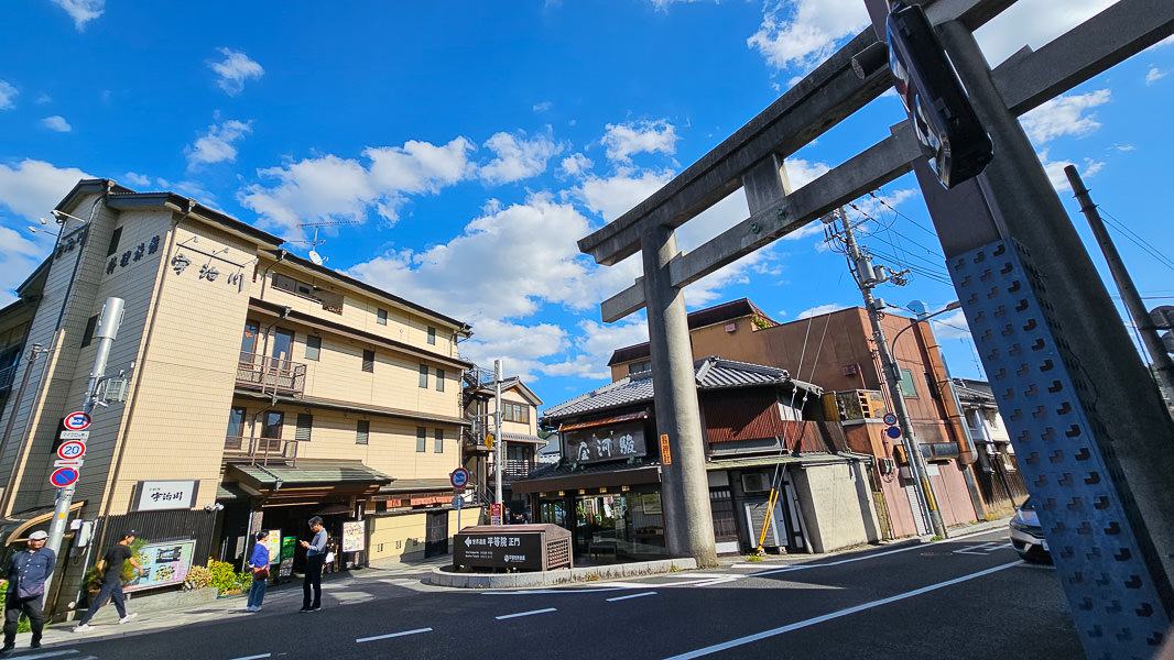 平等院、宇治上神社、宇治神社、源氏物語博物館、星巴克平等院表參道店及宇治站週邊一日遊|日本京都宇治景點遊記 - 第3張圖