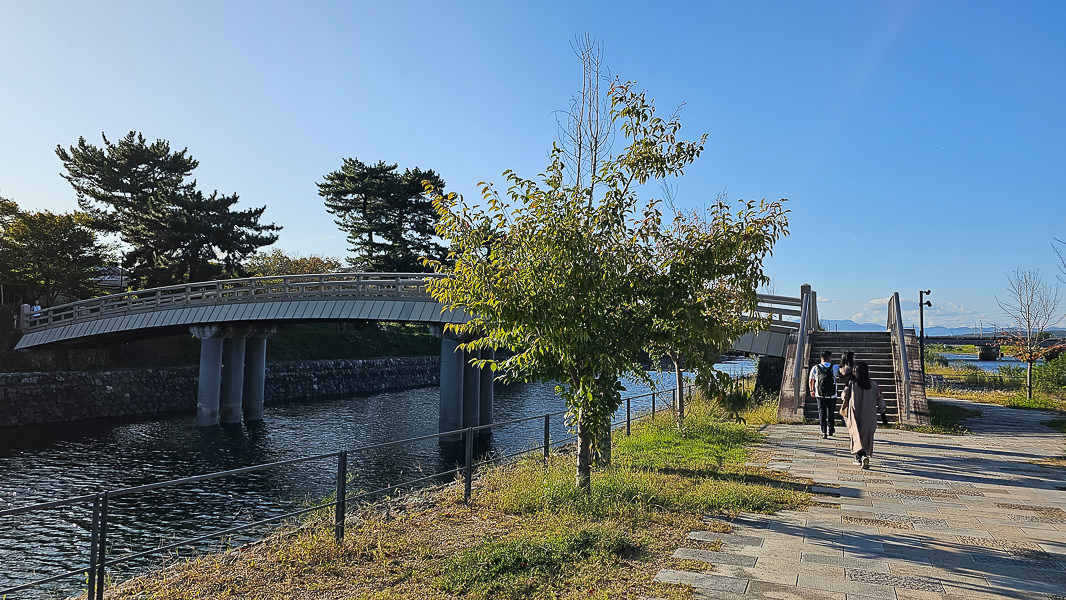 平等院、宇治上神社、宇治神社、源氏物語博物館、星巴克平等院表參道店及宇治站週邊一日遊|日本京都宇治景點遊記 - 第73張圖