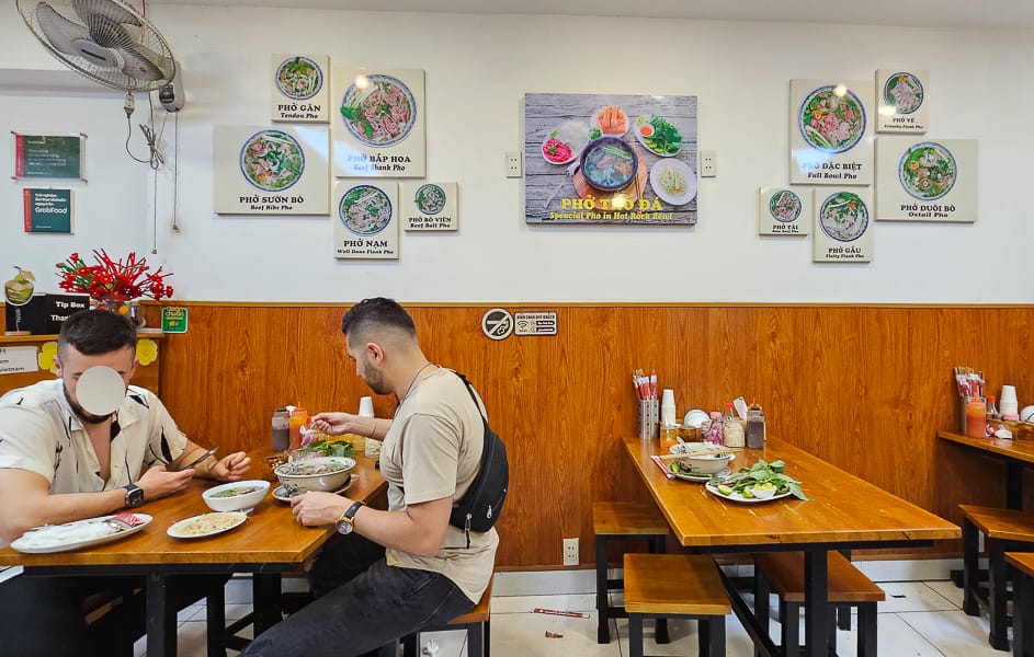 Pho Viet Nam|越南胡志明市第一郡美食食記|米其林必比登推薦越式河粉,近濱城市場午餐晚餐宵夜都適合 - 第2張圖