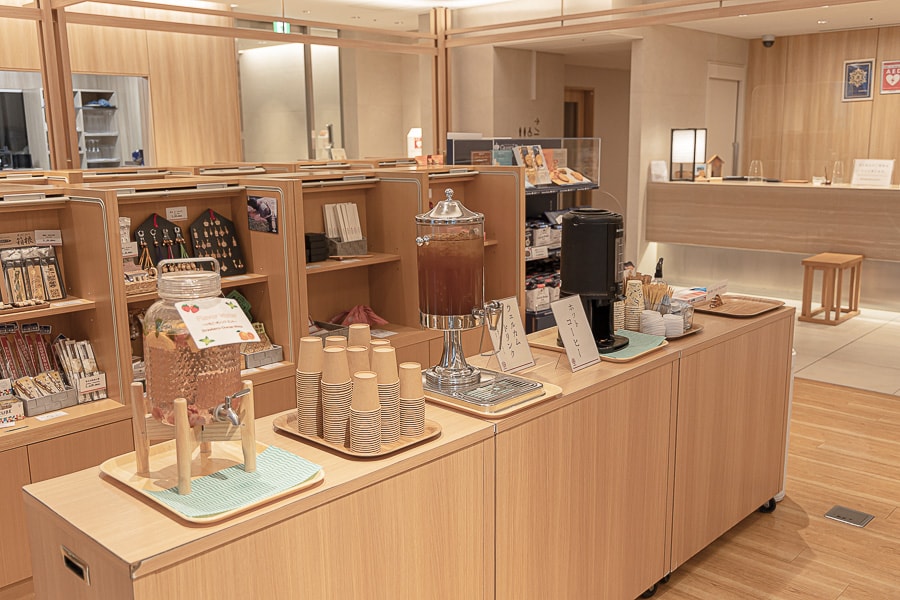 【日本箱根】蘆之湖花織旅館|休閒雙床露天浴池房一泊二食自助BUFFET晚餐早餐,溫泉旅館住宿推薦 - 第10張圖