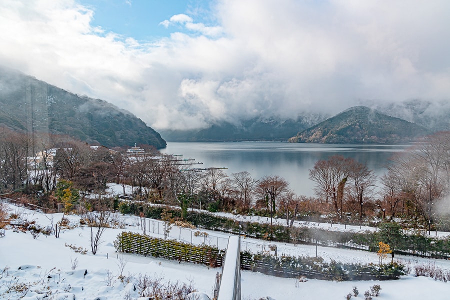 【日本箱根】蘆之湖花織旅館|休閒雙床露天浴池房一泊二食自助BUFFET晚餐早餐,溫泉旅館住宿推薦 - 第15張圖