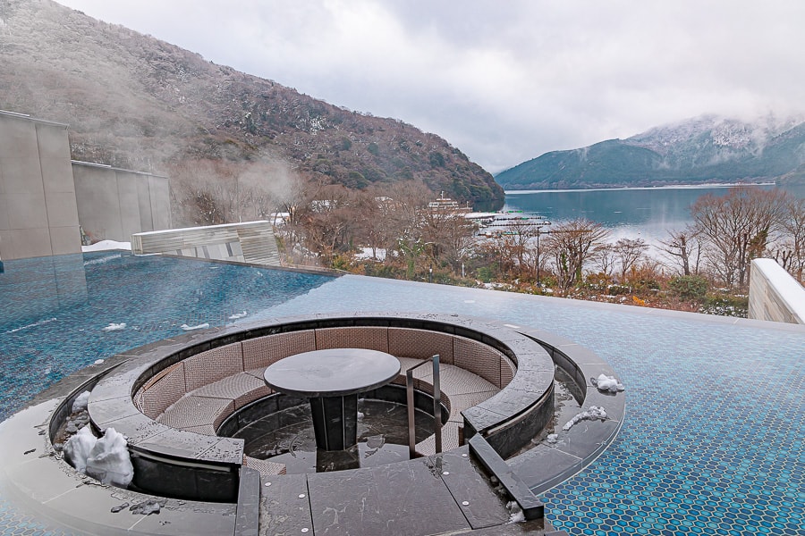 【日本箱根】蘆之湖花織旅館|休閒雙床露天浴池房一泊二食自助BUFFET晚餐早餐,溫泉旅館住宿推薦 - 第19張圖