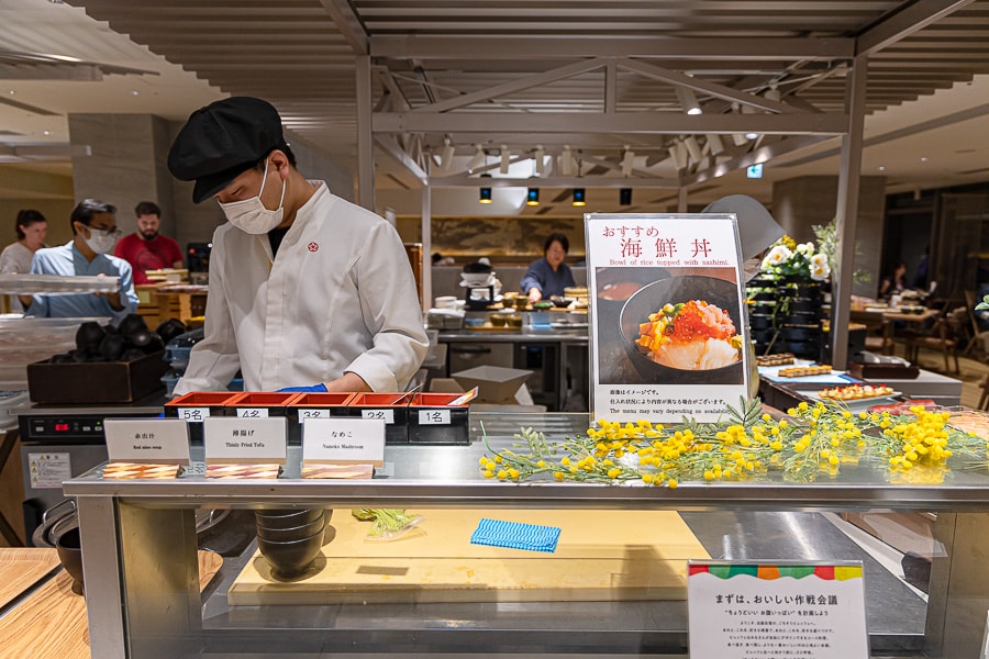 【日本箱根】蘆之湖花織旅館|休閒雙床露天浴池房一泊二食自助BUFFET晚餐早餐,溫泉旅館住宿推薦 - 第82張圖