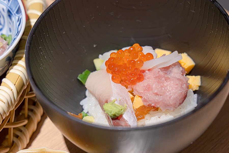 【日本箱根】蘆之湖花織旅館|休閒雙床露天浴池房一泊二食自助BUFFET晚餐早餐,溫泉旅館住宿推薦 - 第81張圖