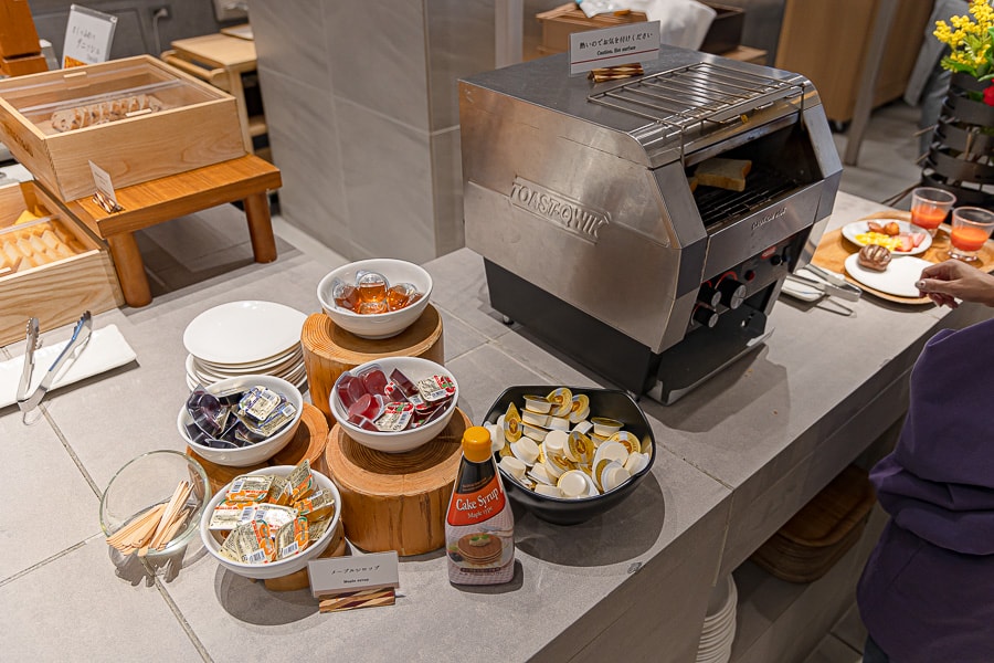 【日本箱根】蘆之湖花織旅館|一泊二食自助BUFFET晚餐、早餐吃到飽餐飲篇,樣式多元口味精緻好吃推薦 - 第84張圖