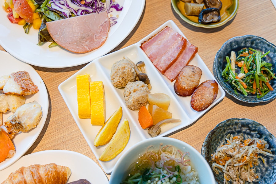 【日本箱根】蘆之湖花織旅館|一泊二食自助BUFFET晚餐、早餐吃到飽餐飲篇,樣式多元口味精緻好吃推薦 - 第102張圖