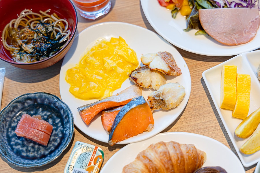 【日本箱根】蘆之湖花織旅館|一泊二食自助BUFFET晚餐、早餐吃到飽餐飲篇,樣式多元口味精緻好吃推薦 - 第106張圖