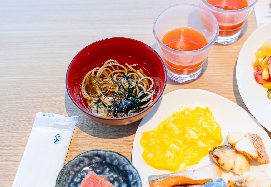 【日本箱根】蘆之湖花織旅館|一泊二食自助BUFFET晚餐、早餐吃到飽餐飲篇,樣式多元口味精緻好吃推薦 - 第107張圖