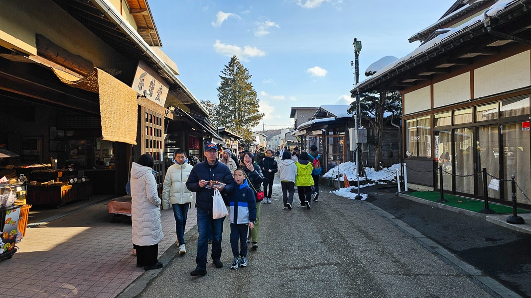 【日本山梨】忍野八海|富士山融雪湧泉池景,觀光客知名景點推薦 - 第3張圖