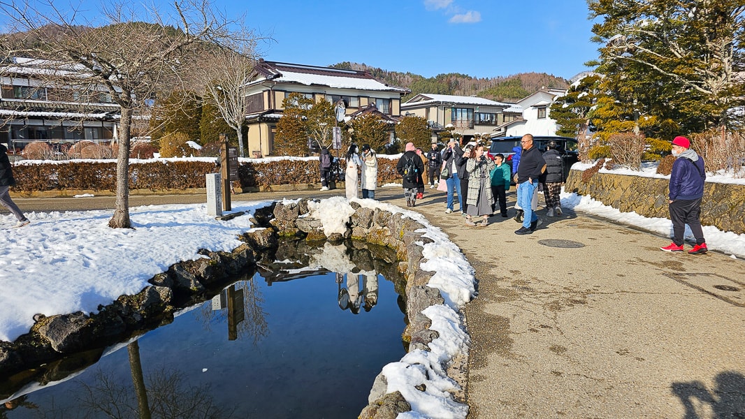 【日本山梨】忍野八海|富士山融雪湧泉池景,觀光客知名景點推薦 - 第33張圖