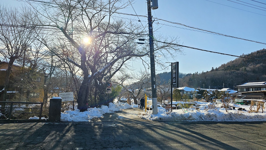 【日本山梨】忍野八海|富士山融雪湧泉池景,觀光客知名景點推薦 - 第57張圖