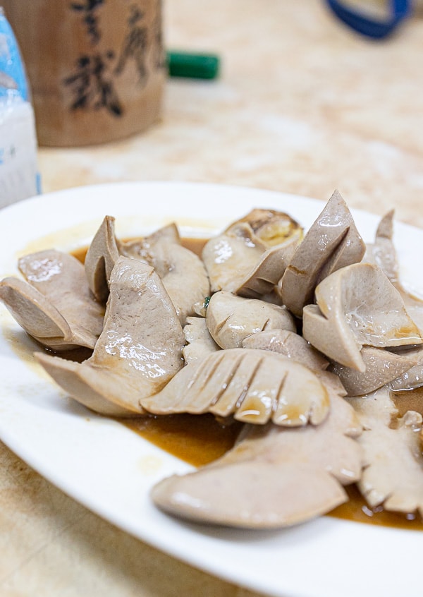【台北中山】吳師大眾飯店|六條通內極為平價又好吃的台式熱炒,推薦麻油腰子、炒牛肉、炒三鮮及蚵仔湯 - 第14張圖