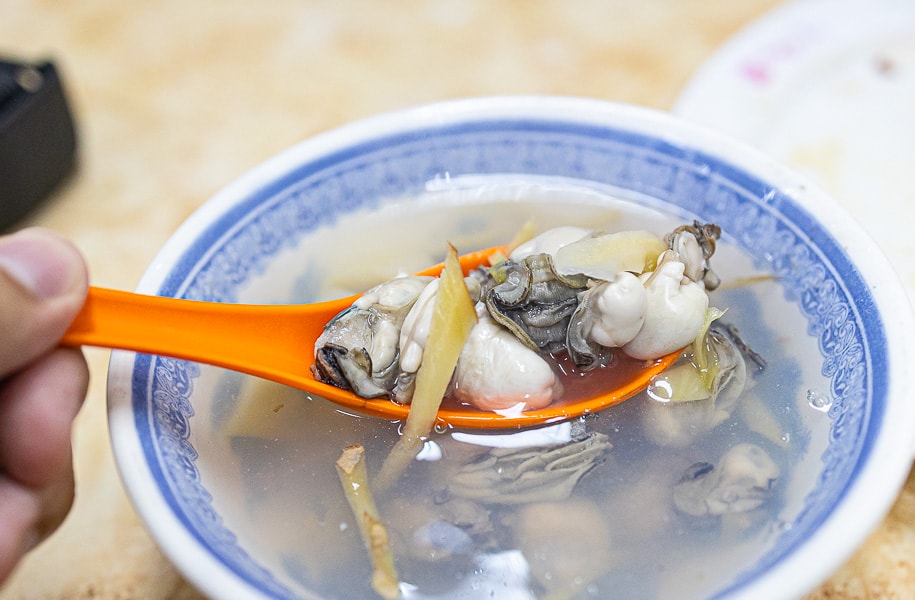 【台北中山】吳師大眾飯店|六條通內極為平價又好吃的台式熱炒,推薦麻油腰子、炒牛肉、炒三鮮及蚵仔湯 - 第19張圖