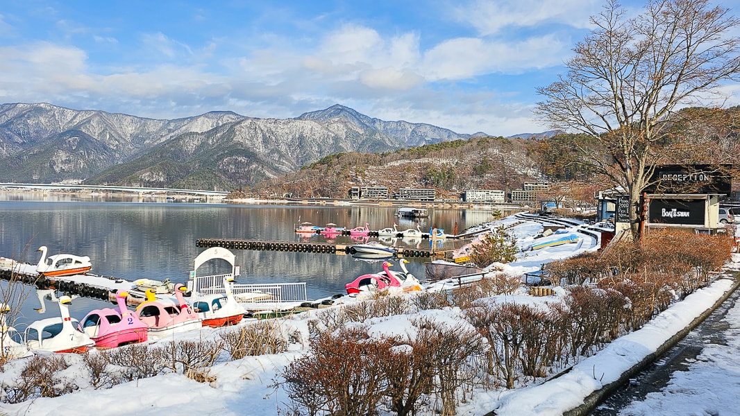 【日本山梨】河口湖 富士山纜車|觀光客必去推薦天上山公園,景色超美還有網美盪鞦韆拍美照 - 第2張圖