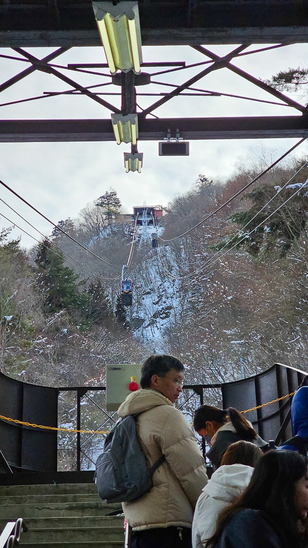 【日本山梨】河口湖 富士山纜車|觀光客必去推薦天上山公園,景色超美還有網美盪鞦韆拍美照 - 第9張圖