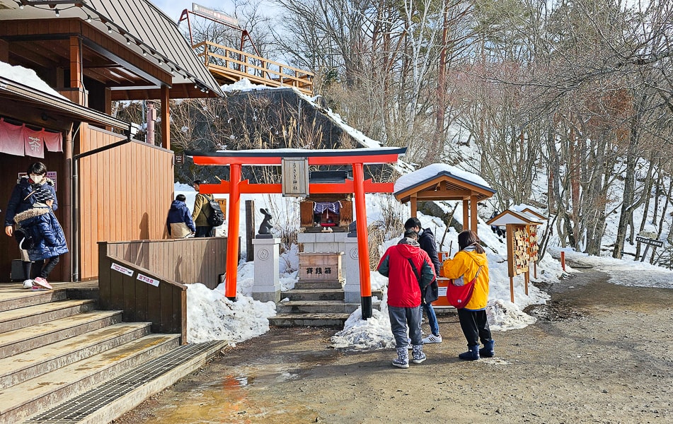 【日本山梨】河口湖 富士山纜車|觀光客必去推薦天上山公園,景色超美還有網美盪鞦韆拍美照 - 第24張圖