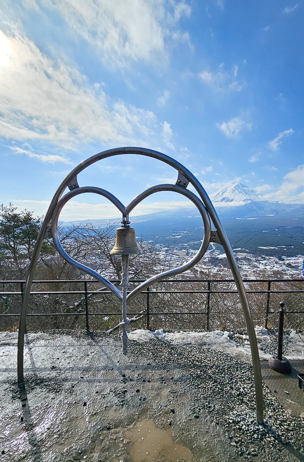 【日本山梨】河口湖 富士山纜車|觀光客必去推薦天上山公園,景色超美還有網美盪鞦韆拍美照 - 第26張圖