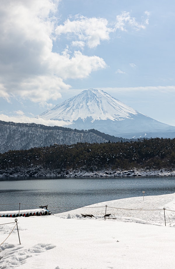 【日本山梨】富士五湖開車自駕旅遊|河口湖、西湖、精進湖、本栖湖,自駕一圈富士山雪景看到飽 - 第15張圖