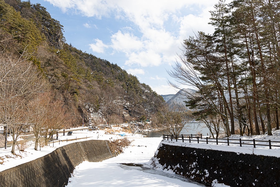 【日本山梨】富士五湖開車自駕旅遊|河口湖、西湖、精進湖、本栖湖,自駕一圈富士山雪景看到飽 - 第16張圖