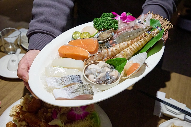 【台北中山】星曜雞湯|全雞熬煮金黃雞湯火鍋,台北特色鍋物必吃推薦,每月主題日超HIGH,新推出商業午餐個人獨享鍋雞湯 - 第63張圖