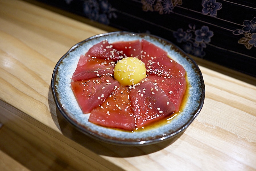 【新北三重】神居居酒屋|巷弄裡的深夜食堂日本酒種類多元,推薦牛腸鍋、炸鮟鱇魚、鮪魚醬油漬、明太子玉子燒 - 第21張圖