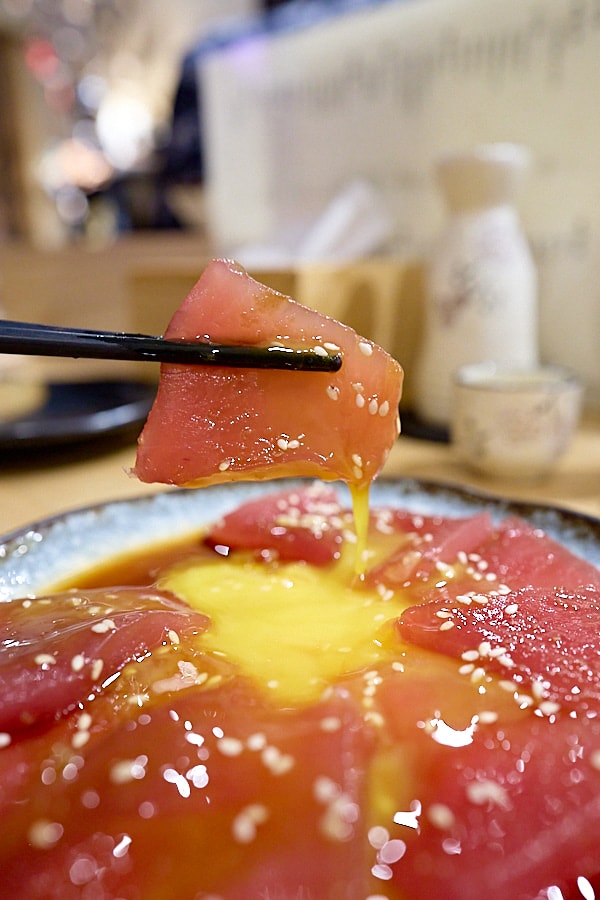 【新北三重】神居居酒屋|巷弄裡的深夜食堂日本酒種類多元,推薦牛腸鍋、炸鮟鱇魚、鮪魚醬油漬、明太子玉子燒 - 第23張圖