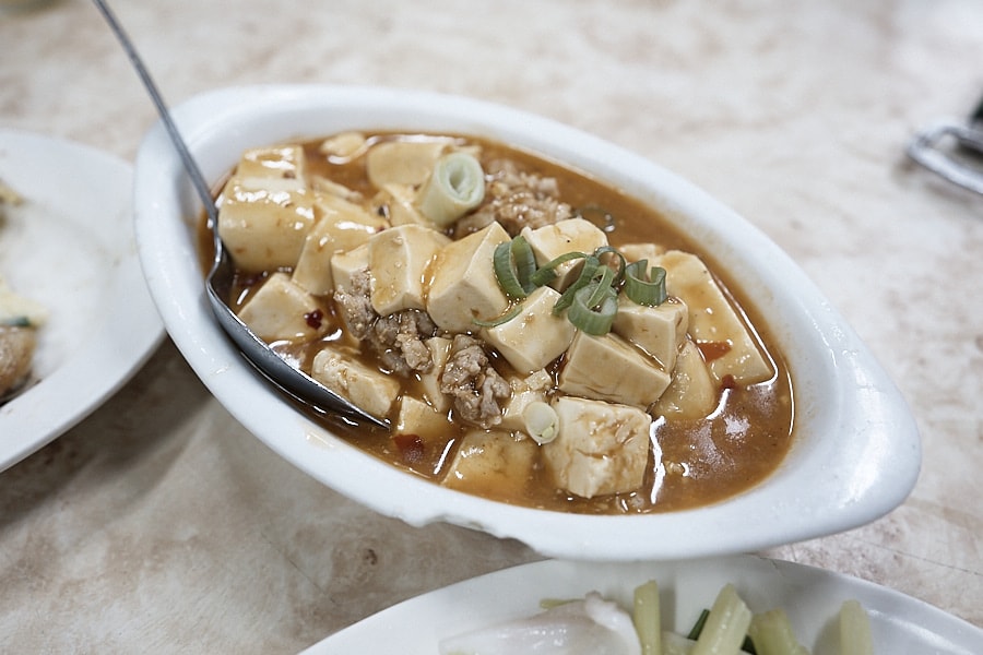 【台北中山】吳師大眾飯店|六條通平價好吃台式熱炒,推薦麻油腰子炒牛肉炒三鮮及蚵仔湯(二訪心得) - 第28張圖