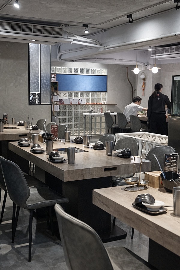 【台北松山】深紅汕頭鍋物台北民權店|牛奶貝吃到飽浮誇系海鮮火鍋限定活動,黃金花膠雞湯及火燒麻辣鍋湯底推薦 - 第43張圖