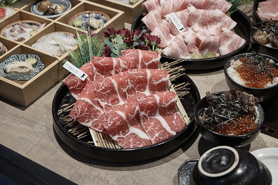【台北松山】深紅汕頭鍋物台北民權店|牛奶貝吃到飽浮誇系海鮮火鍋限定活動,黃金花膠雞湯及火燒麻辣鍋湯底推薦 - 第23張圖