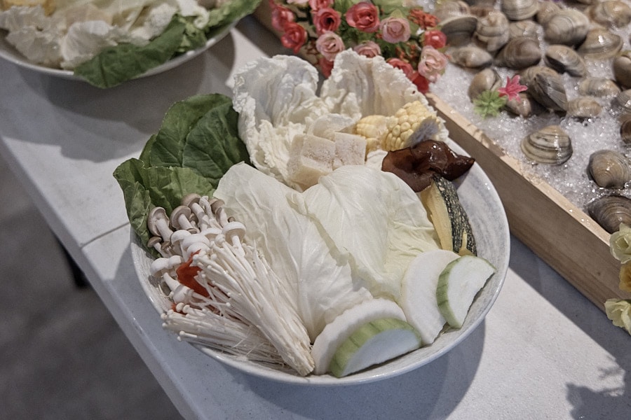 【台北松山】深紅汕頭鍋物台北民權店|牛奶貝吃到飽浮誇系海鮮火鍋限定活動,黃金花膠雞湯及火燒麻辣鍋湯底推薦 - 第34張圖