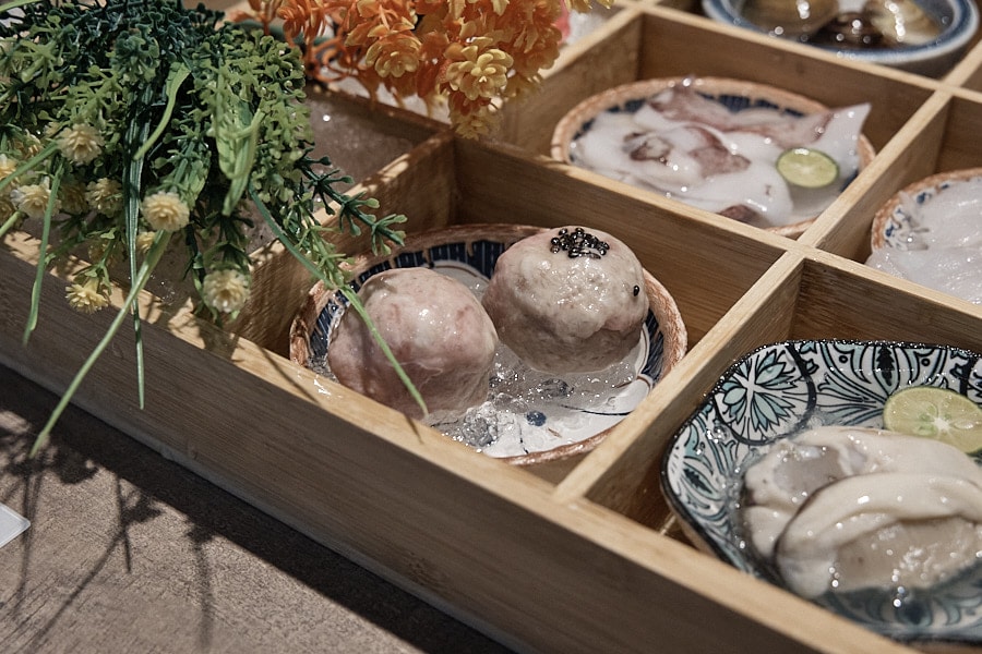 【台北松山】深紅汕頭鍋物台北民權店|牛奶貝吃到飽浮誇系海鮮火鍋限定活動,黃金花膠雞湯及火燒麻辣鍋湯底推薦 - 第22張圖