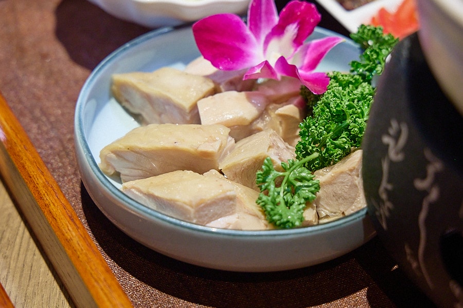 【台北中山】星曜雞湯|全雞熬煮金黃雞湯火鍋,台北特色鍋物必吃推薦,每月主題日超HIGH,新推出商業午餐個人獨享鍋雞湯 - 第17張圖