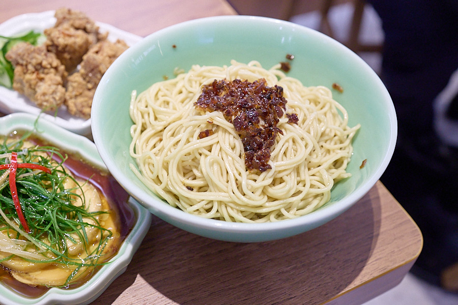 【台北中正】青嬌膠原麵館|單人也適合的美味黃金雞湯,店面文青新開幕推薦,近捷運善導寺站、北商、立法院 - 第12張圖