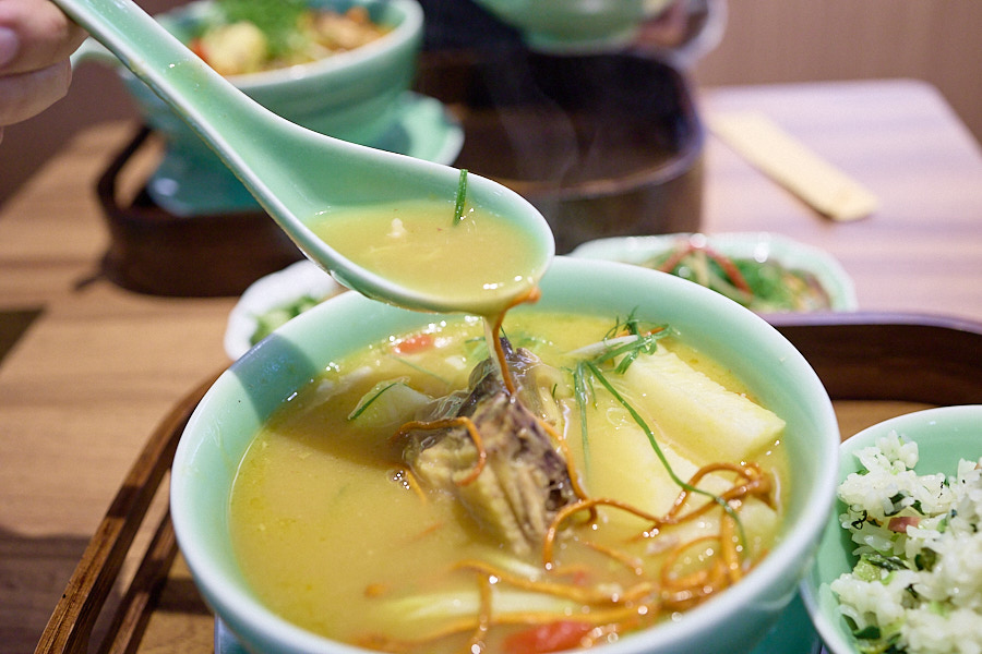 【台北中正】青嬌膠原麵館|單人也適合的美味黃金雞湯,店面文青新開幕推薦,近捷運善導寺站、北商、立法院 - 第21張圖