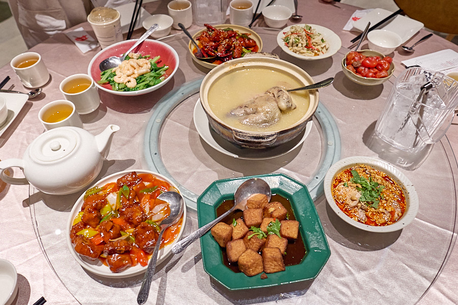 【新北新店】蘇杭365裕隆城|期間限定45樣菜色吃到飽,招牌東坡肉、清蒸鱸魚必點,六人更送神仙雞湯必喝 - 第7張圖
