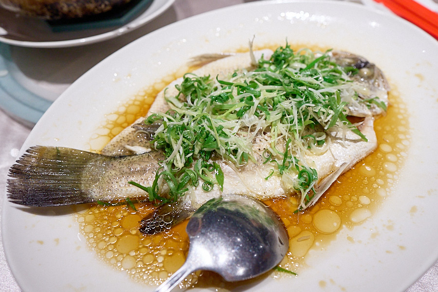 【新北新店】蘇杭365裕隆城|期間限定45樣菜色吃到飽,招牌東坡肉、清蒸鱸魚必點,六人更送神仙雞湯必喝 - 第36張圖