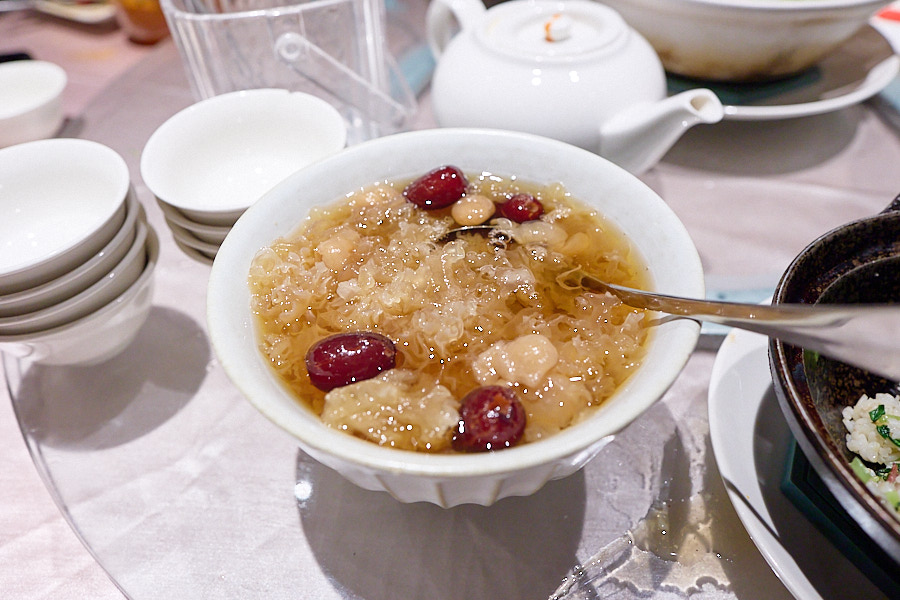 【新北新店】蘇杭365裕隆城|期間限定45樣菜色吃到飽,招牌東坡肉、清蒸鱸魚必點,六人更送神仙雞湯必喝 - 第46張圖