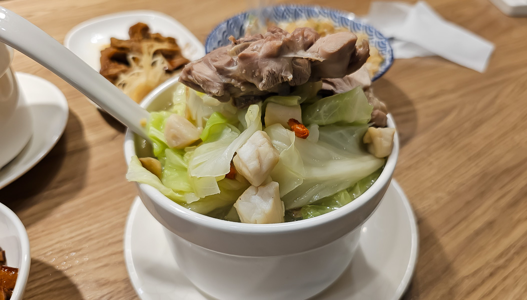 【台北南港】雙月食品社 南港店|米其林必比登推薦好喝雞湯南港分店,藏在巷弄內的隱藏美食推薦 - 第14張圖