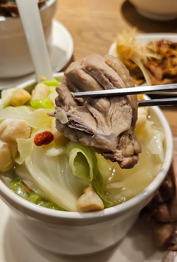 【台北南港】雙月食品社 南港店|米其林必比登推薦好喝雞湯南港分店,藏在巷弄內的隱藏美食推薦 - 第15張圖