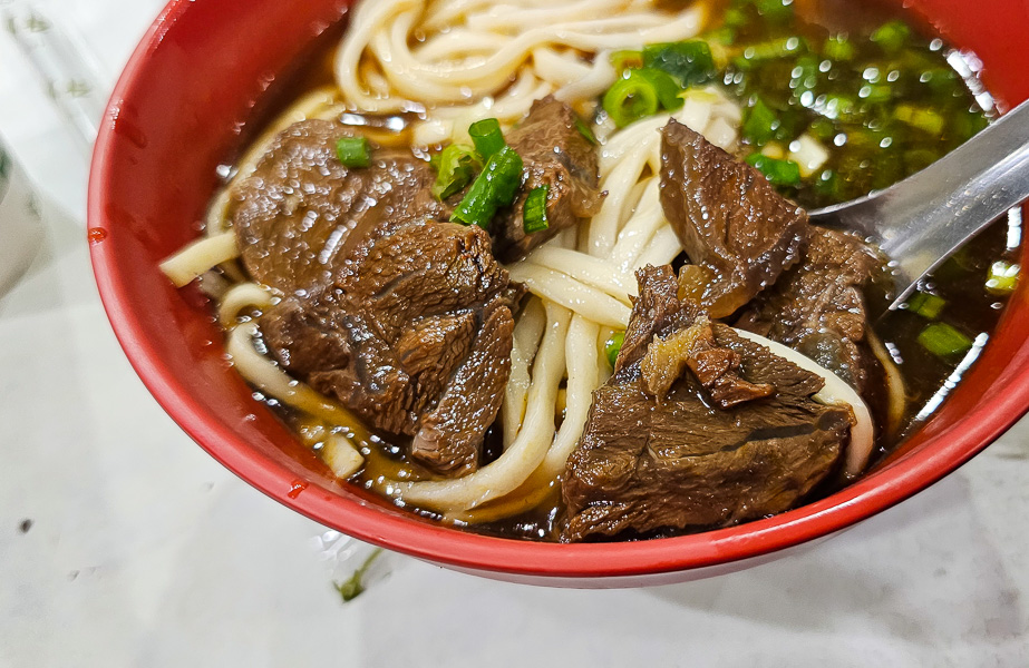 【台北南港】後壁牛牛肉麵館|台北市區百元等級牛肉麵,CP值非常高,南港車站週邊推薦美食 - 第13張圖