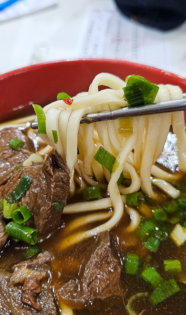 【台北南港】後壁牛牛肉麵館|台北市區百元等級牛肉麵,CP值非常高,南港車站週邊推薦美食 - 第14張圖