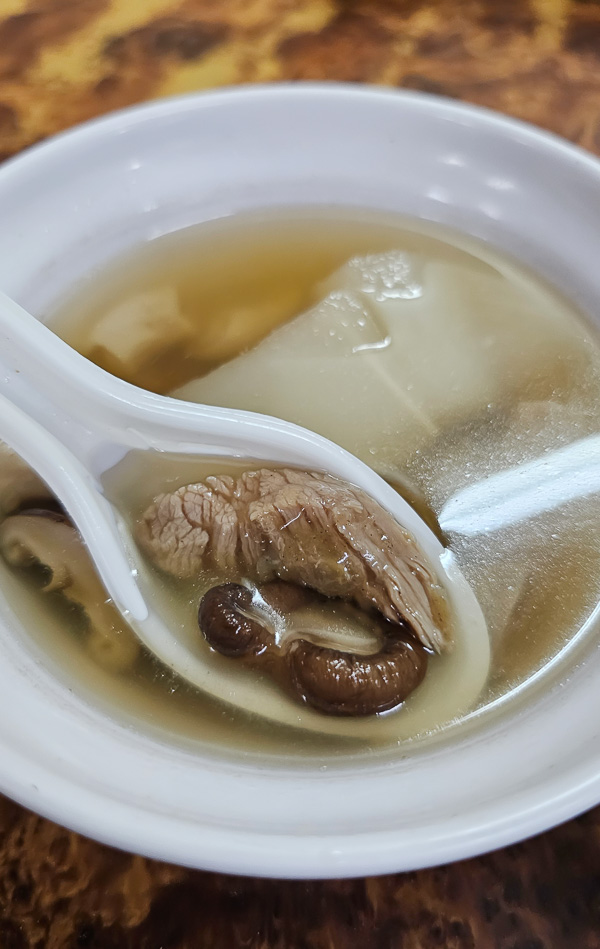 【台中北區】吳記脆皮肉圓|太原路在地老店小吃,香菇肉湯也好吃推薦 - 第10張圖