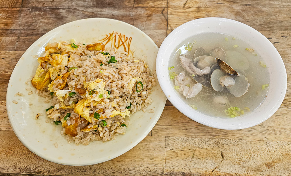 【台中北屯】老向的店|捷運文心崇德站北平商圈人氣美食,炒飯香、蛤蜊湯頭讚,好吃推薦在地美食 - 第4張圖 【台中北屯】老向的店|捷運文心崇德站北平商圈人氣美食,炒飯香、蛤蜊湯頭讚,好吃推薦在地美食