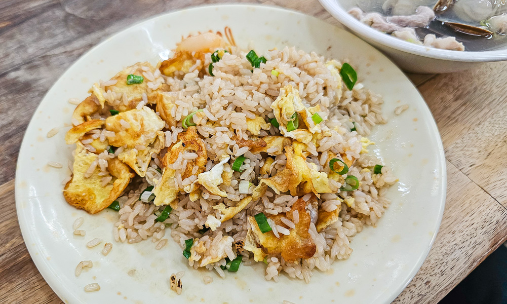 【台中北屯】老向的店|捷運文心崇德站北平商圈人氣美食,炒飯香、蛤蜊湯頭讚,好吃推薦在地美食 - 第7張圖 【台中北屯】老向的店|捷運文心崇德站北平商圈人氣美食,炒飯香、蛤蜊湯頭讚,好吃推薦在地美食