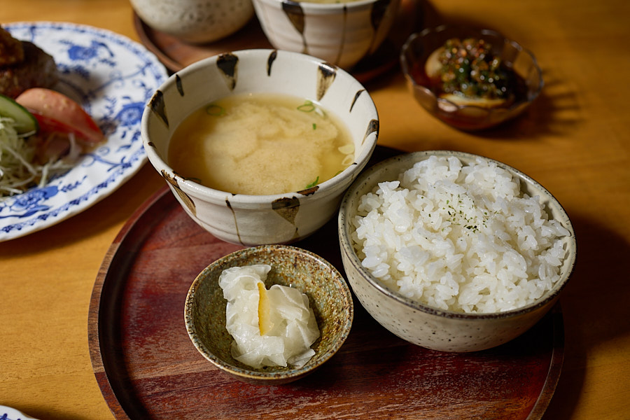 【桃園市區】島国洋食|藏身在巷弄裡的日式風格洋食推薦,漢堡排和炸蝦定食美味推薦,近大檜溪公園、虎頭山 - 第15張圖 【桃園市區】島国洋食|藏身在巷弄裡的日式風格洋食推薦,漢堡排和炸蝦定食美味推薦,近大檜溪公園、虎頭山