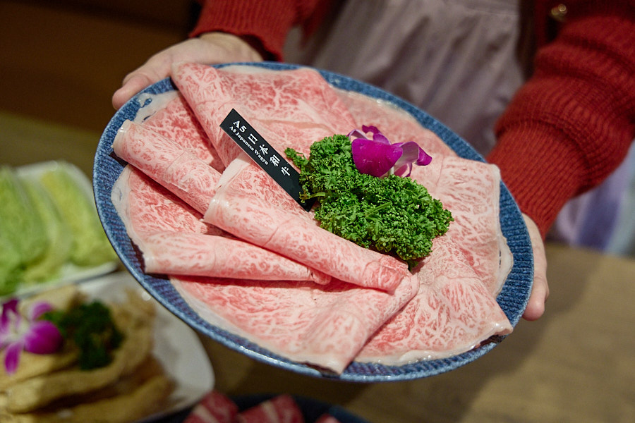 【台北信義】君曜雞湯|新開幕黃金雞湯推薦,限定活動聖誕女郎陪你歡樂用餐,跨年尾牙春酒唱KTV聚餐用餐推薦 - 第35張圖 【台北信義】君曜雞湯|新開幕黃金雞湯推薦,限定活動聖誕女郎陪你歡樂用餐,跨年尾牙春酒唱KTV聚餐用餐推薦