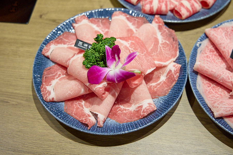 【台北信義】君曜雞湯|新開幕黃金雞湯推薦,限定活動聖誕女郎陪你歡樂用餐,跨年尾牙春酒唱KTV聚餐用餐推薦 - 第40張圖 【台北信義】君曜雞湯|新開幕黃金雞湯推薦,限定活動聖誕女郎陪你歡樂用餐,跨年尾牙春酒唱KTV聚餐用餐推薦