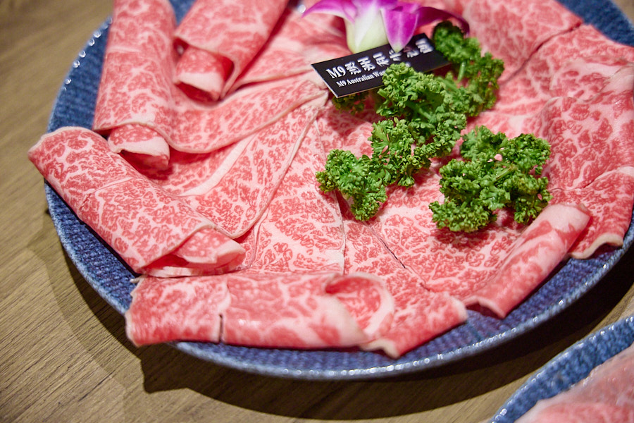 【台北信義】君曜雞湯|新開幕黃金雞湯推薦,限定活動聖誕女郎陪你歡樂用餐,跨年尾牙春酒唱KTV聚餐用餐推薦 - 第39張圖 【台北信義】君曜雞湯|新開幕黃金雞湯推薦,限定活動聖誕女郎陪你歡樂用餐,跨年尾牙春酒唱KTV聚餐用餐推薦