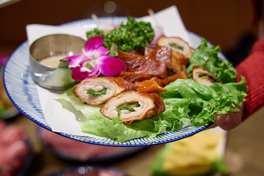 【台北信義】君曜雞湯|新開幕黃金雞湯推薦,限定活動聖誕女郎陪你歡樂用餐,跨年尾牙春酒唱KTV聚餐用餐推薦 - 第53張圖 【台北信義】君曜雞湯|新開幕黃金雞湯推薦,限定活動聖誕女郎陪你歡樂用餐,跨年尾牙春酒唱KTV聚餐用餐推薦